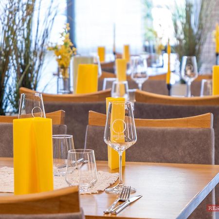 בנסוב Hotel Benica מראה חיצוני תמונה
