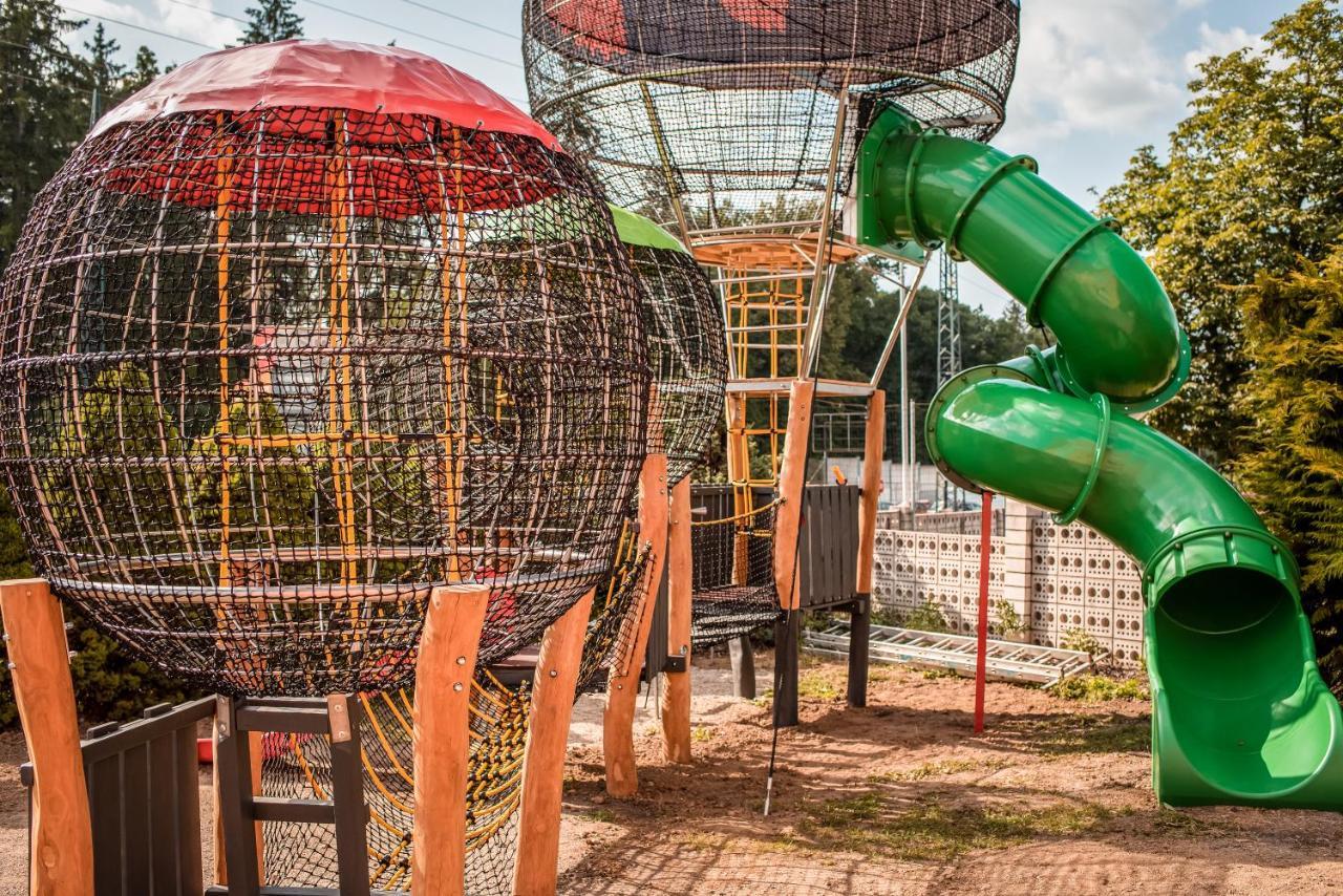 בנסוב Hotel Benica מראה חיצוני תמונה
