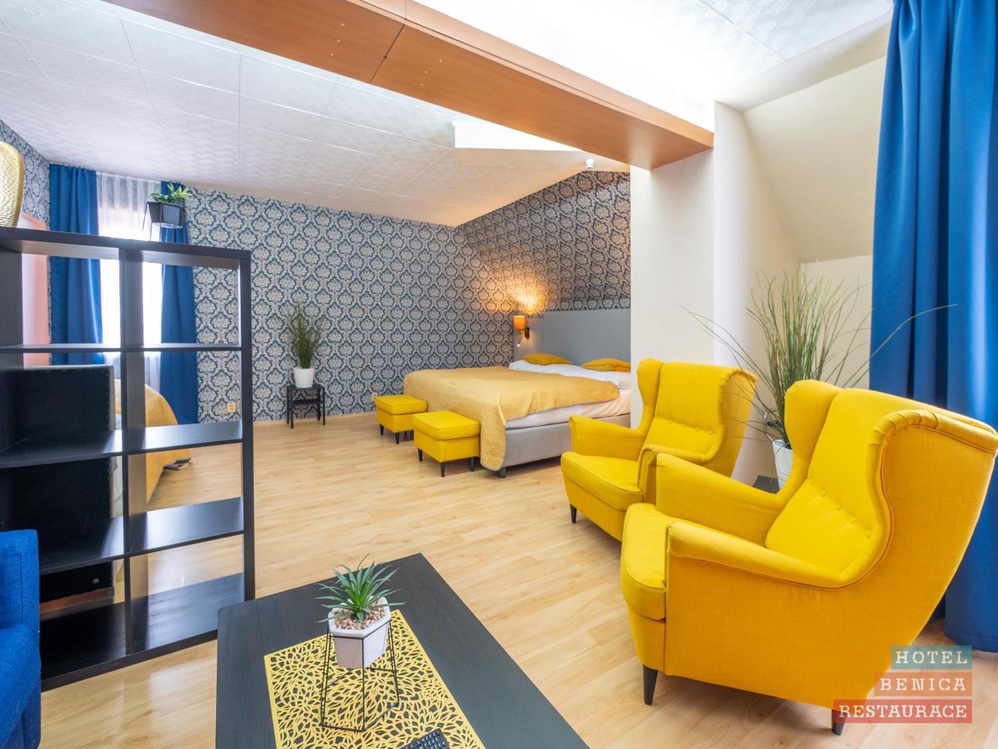 בנסוב Hotel Benica מראה חיצוני תמונה