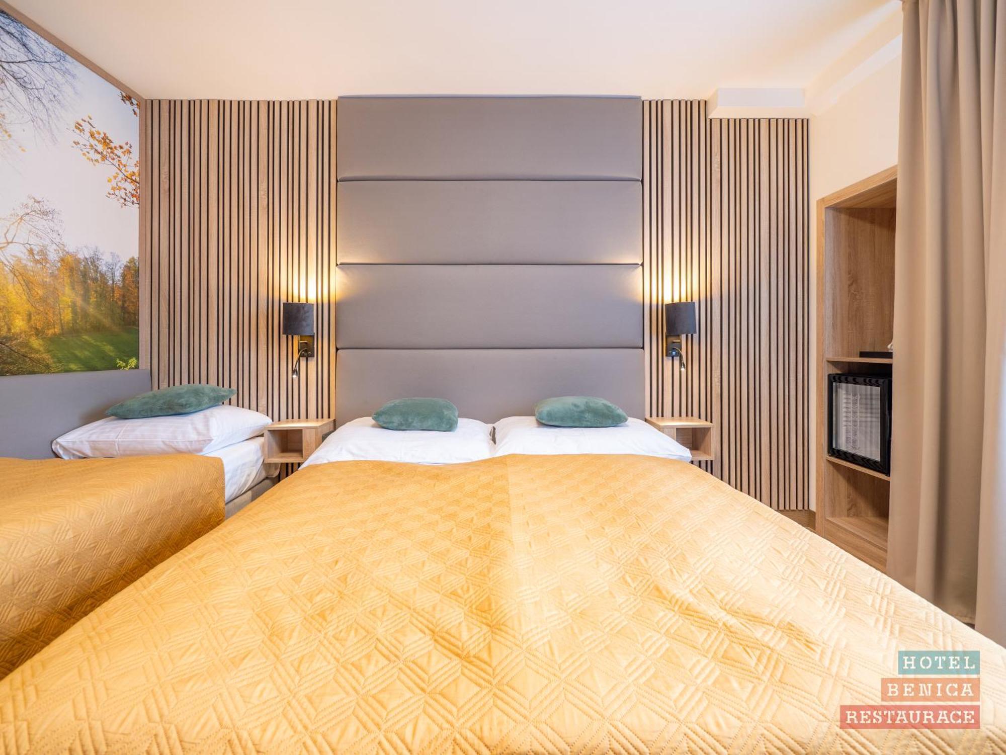 בנסוב Hotel Benica מראה חיצוני תמונה