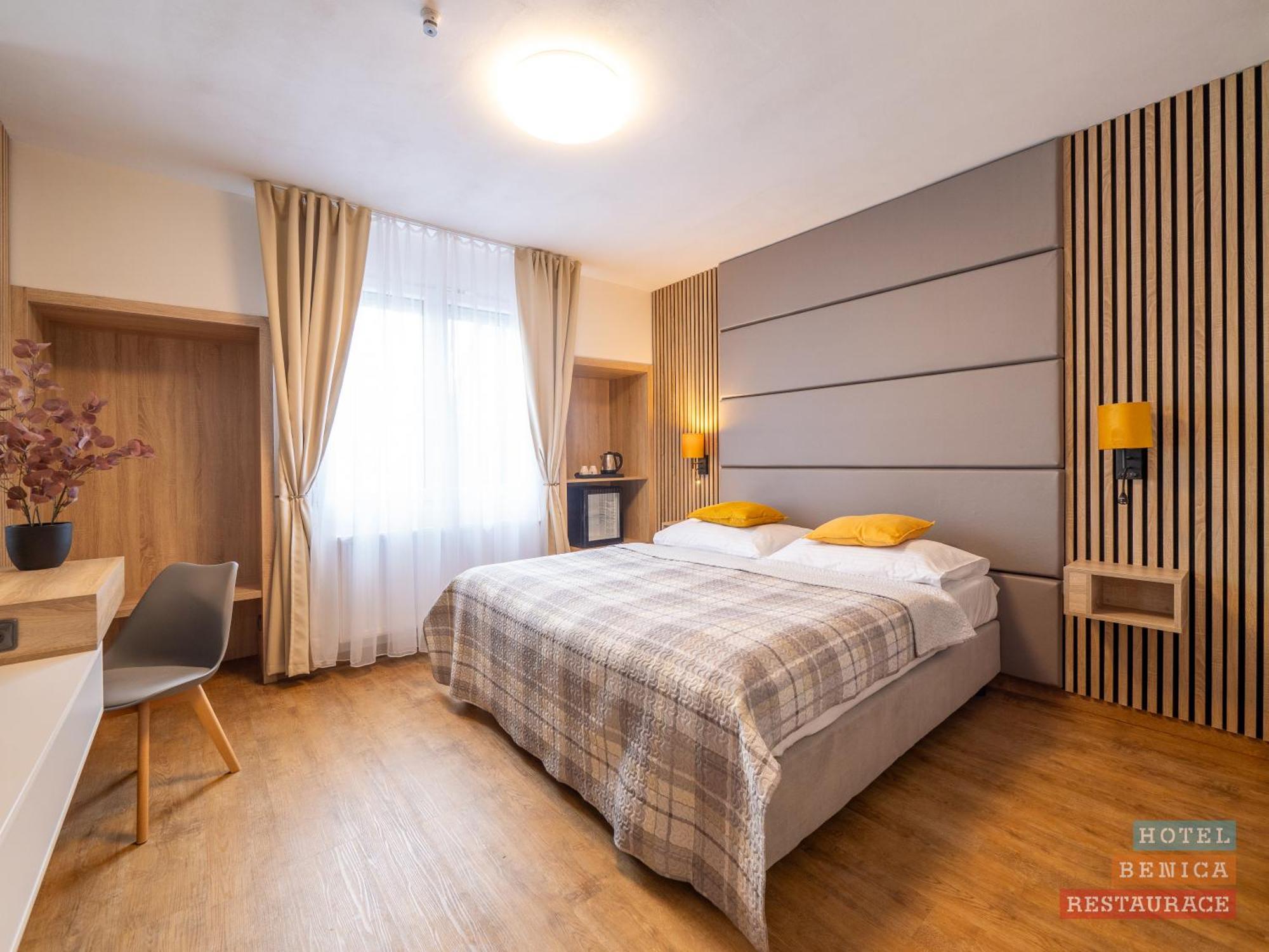 בנסוב Hotel Benica מראה חיצוני תמונה
