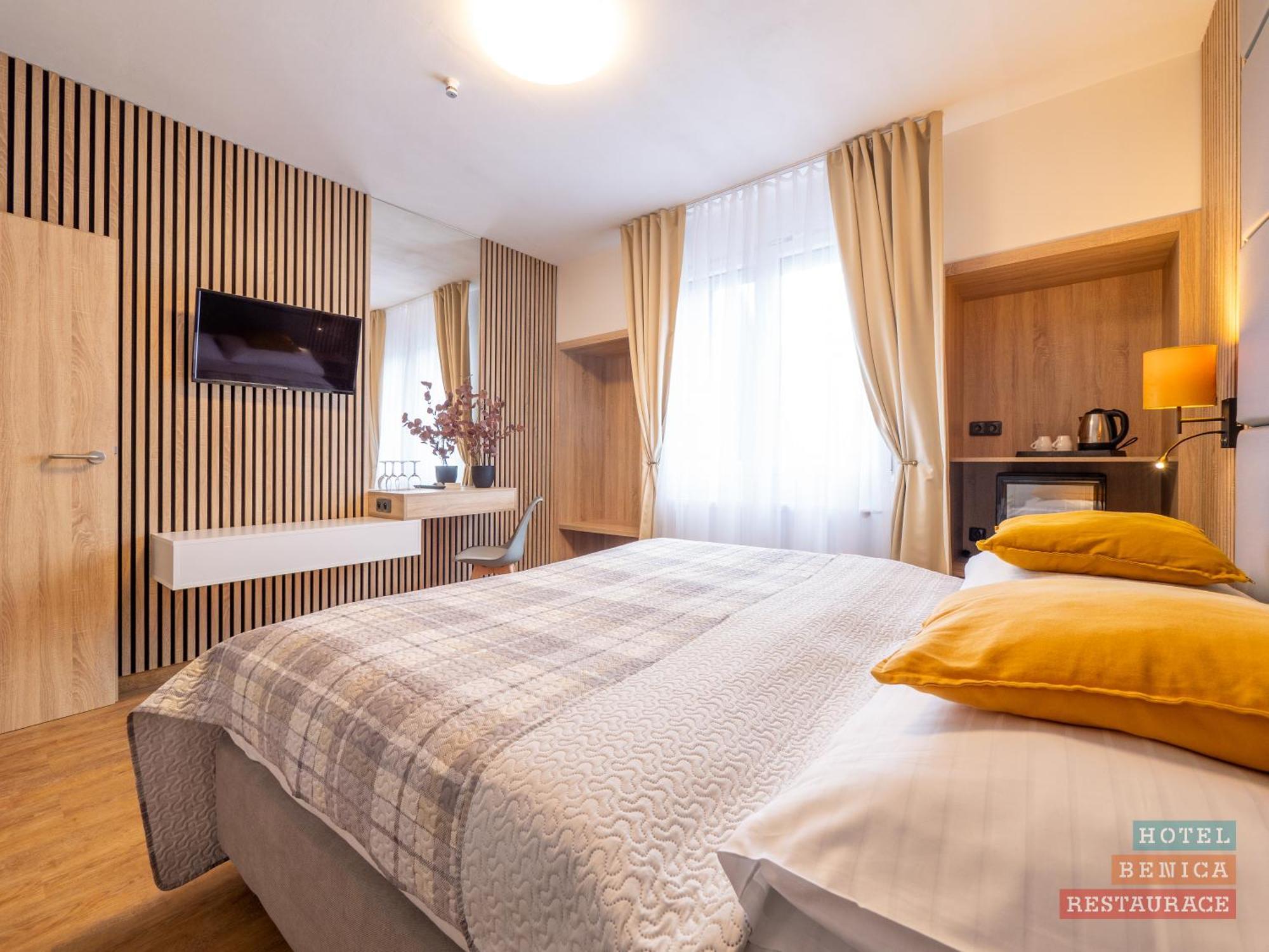 בנסוב Hotel Benica מראה חיצוני תמונה