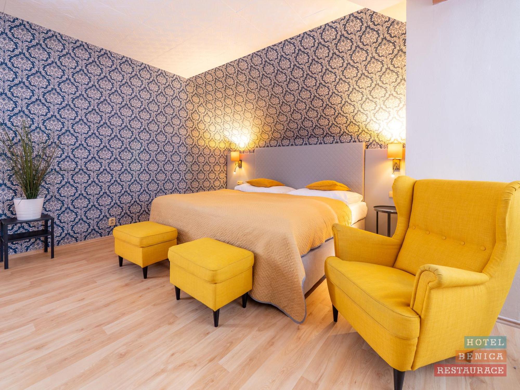 בנסוב Hotel Benica מראה חיצוני תמונה