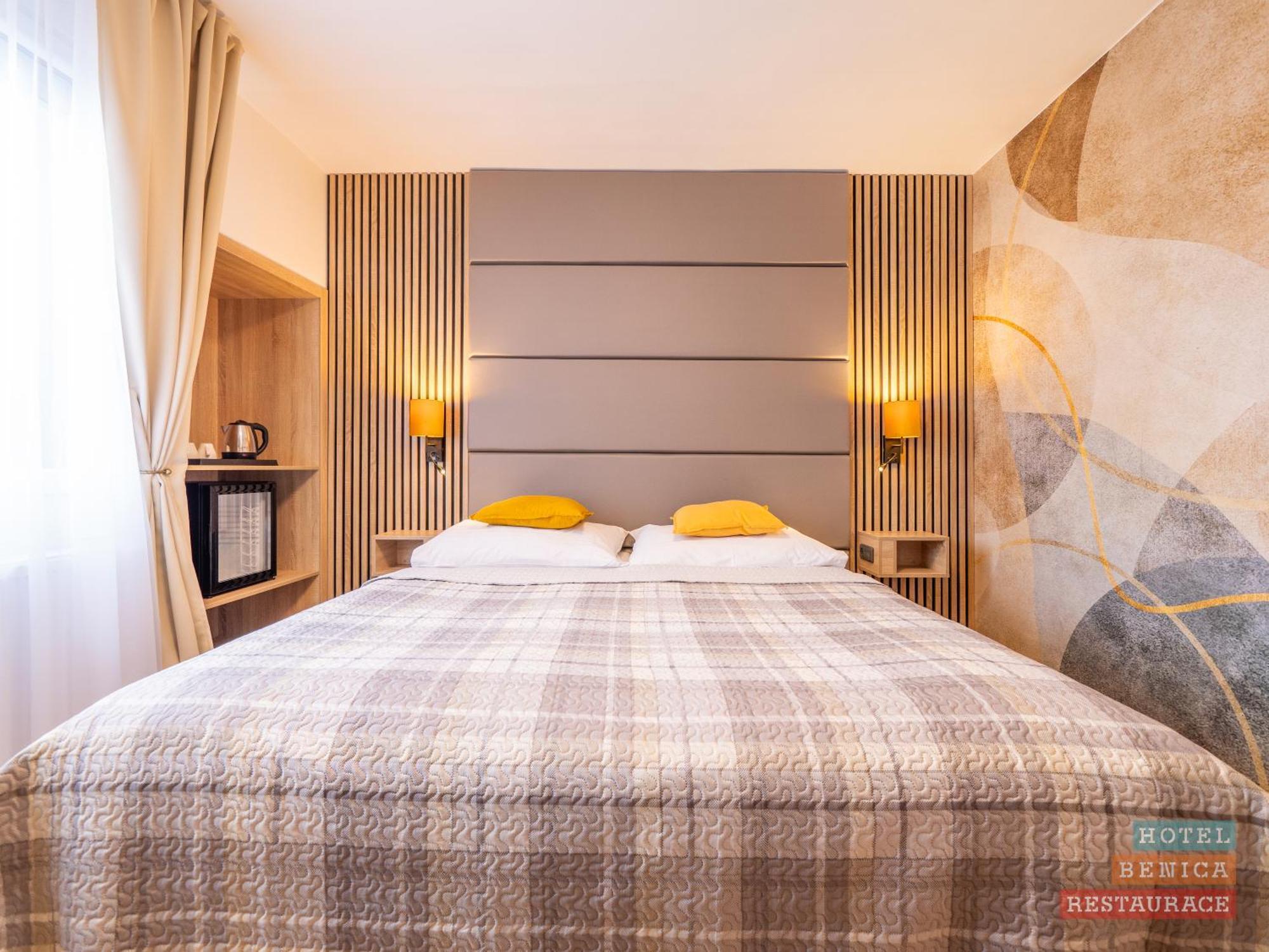 בנסוב Hotel Benica מראה חיצוני תמונה