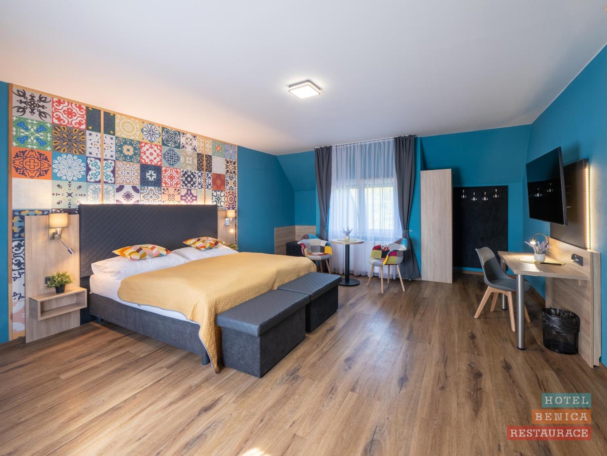 בנסוב Hotel Benica מראה חיצוני תמונה