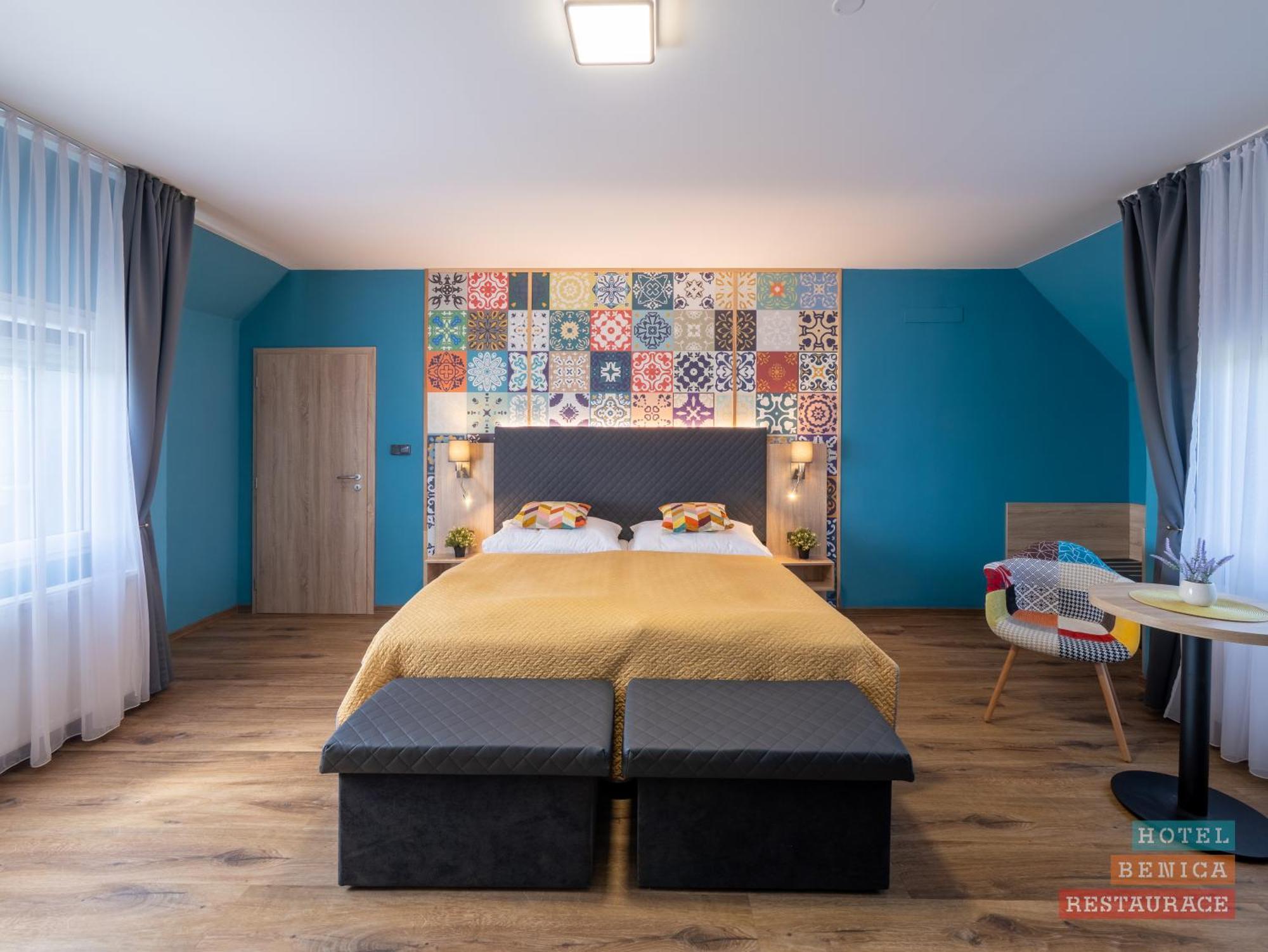בנסוב Hotel Benica מראה חיצוני תמונה